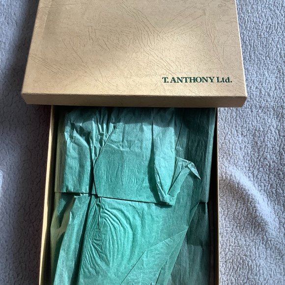 Flask by T. Anthony - Picture 2 of 9